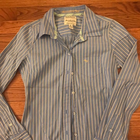 Abercrombie & Fitch Tops - Abercrombie & Fitch Oxford (Junior's)